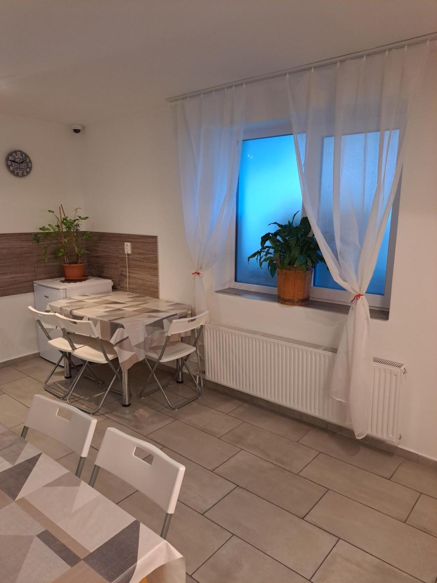 Apartmany Amalia Piest'any Exteriör bild