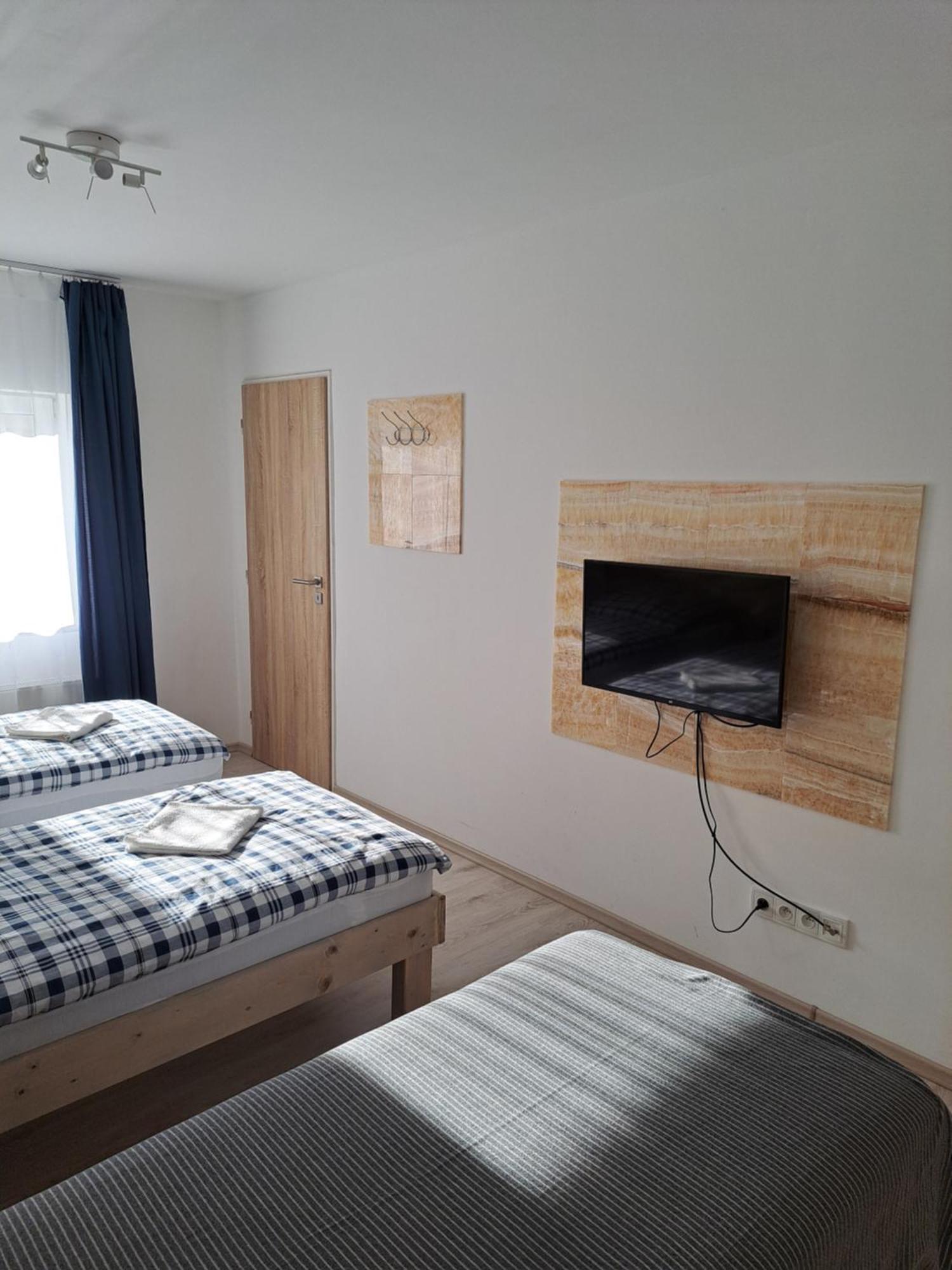 Apartmany Amalia Piest'any Exteriör bild