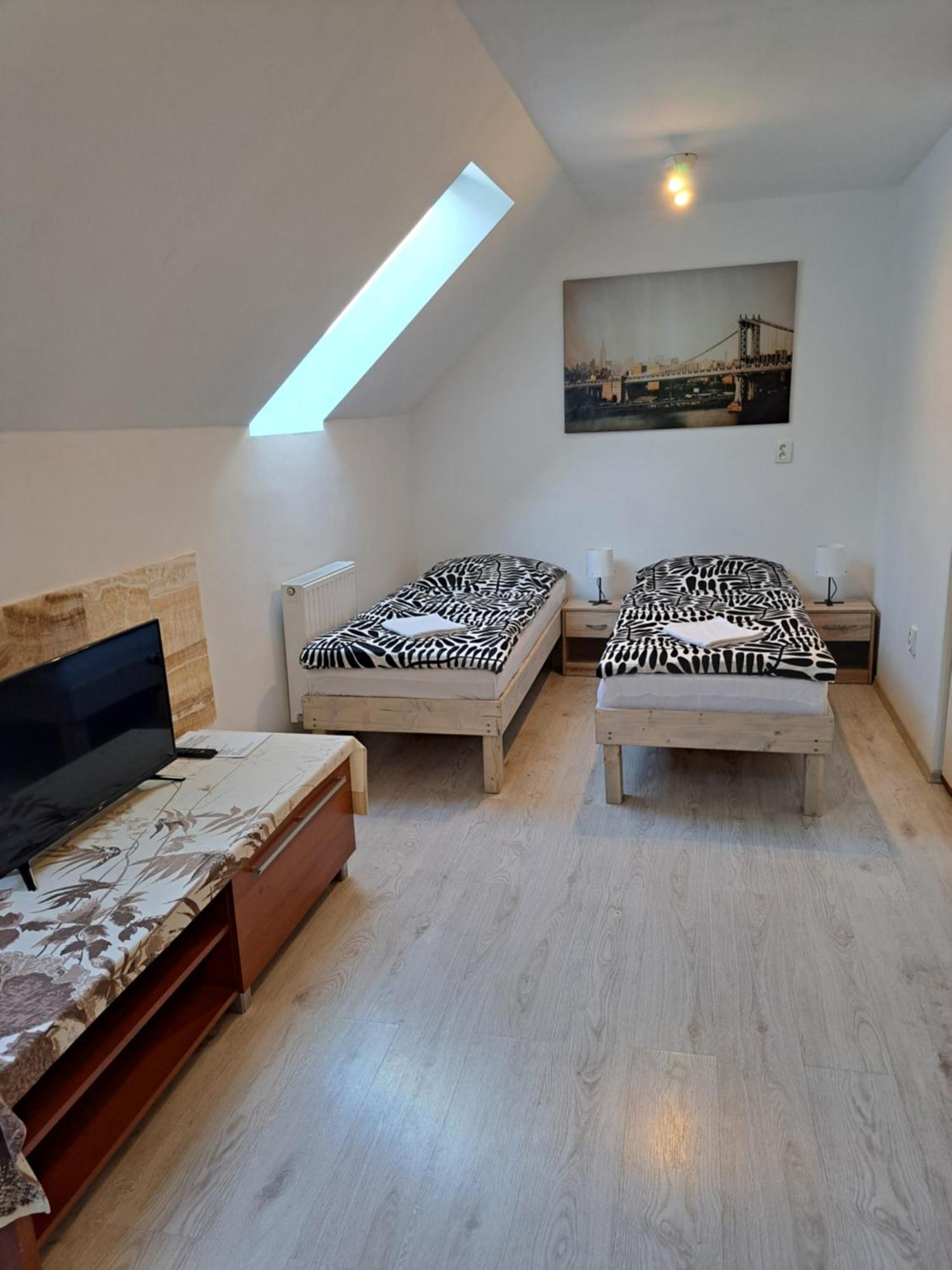 Apartmany Amalia Piest'any Exteriör bild